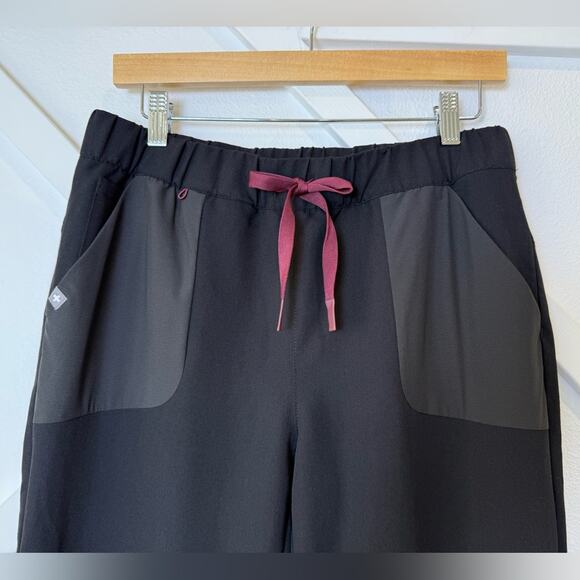 NWT Figs Limited Edition Disney Mickey Mouse Skinny Jogger Scrub Pants Black Sm - Picture 3 of 12